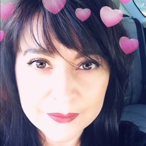 Meet your Posher, Adriane